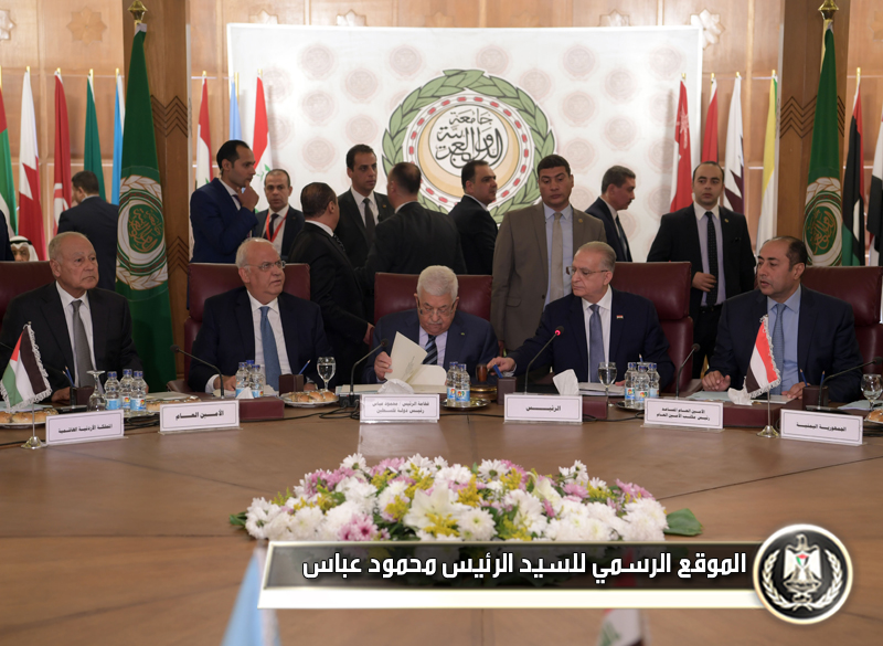  الرئيس عباس خلال مشاركته 
في أعمال الاجتماع الطارئ لوزراء الخارجية العرب