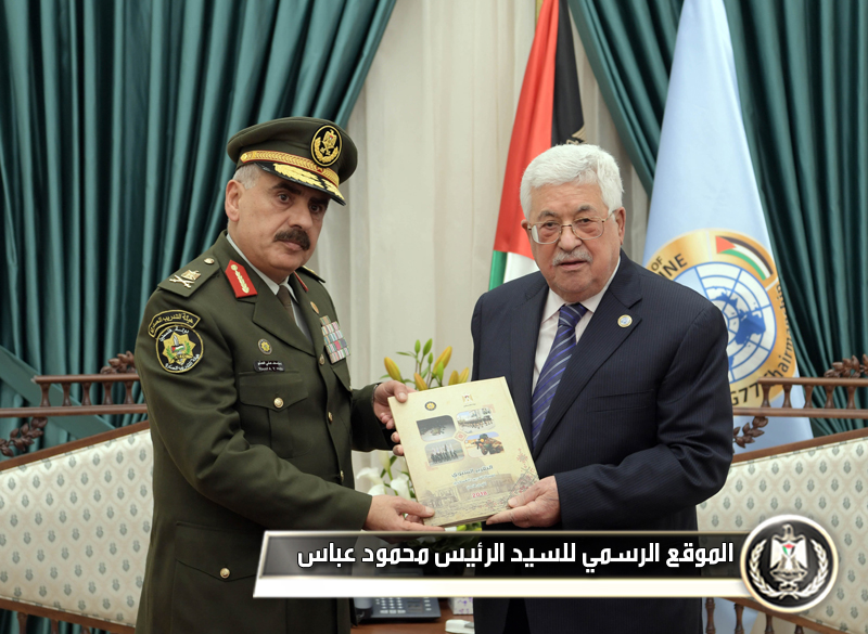 الـرئيس عباس يتسلم 
الـتقريرالسنوي لهيئة التدريب 
العسكري