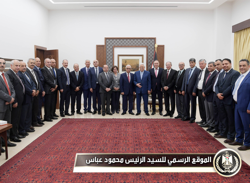 السيد الرئيس يستقبل وفد رجال الأعمال 
الفلسطينيين