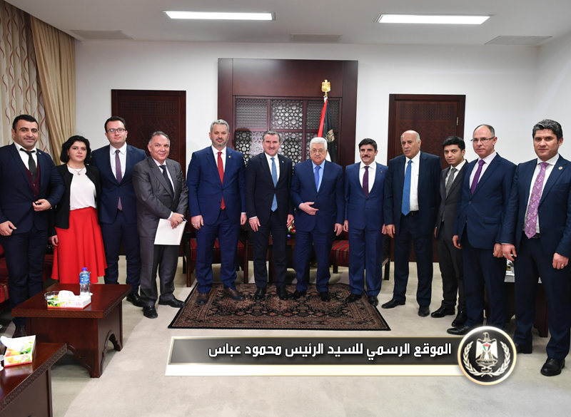 الرئيس عباس يستقبل الوفد التركي 
المشاركبفعالية القدس عاصمة الشباب 
الإسلامي