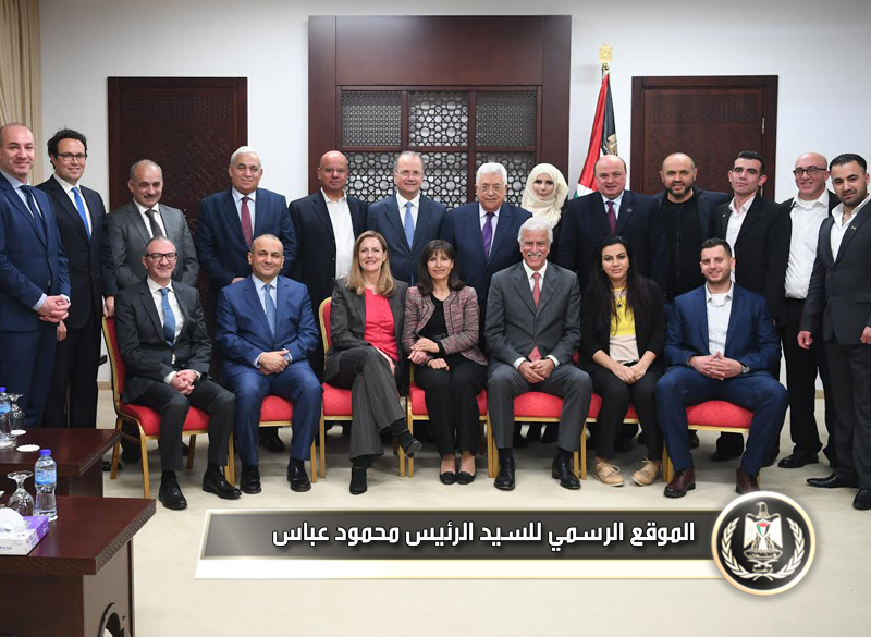 السيد الرئيس يستقبل مجلس إدارة وأمناء 
مؤسسة محمود عباس
