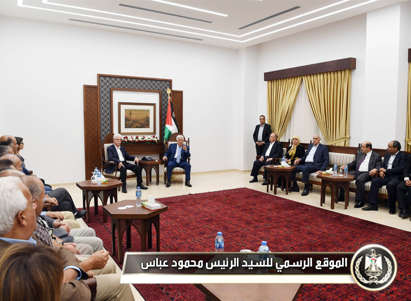 السيد الرئيس يستقبل المحافظين وقيادة 
التعبئة والتنظيم لحركة "فتح" وأمناء سر أقاليمها 
بالضفة