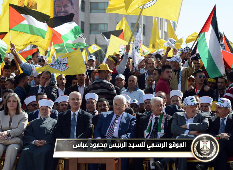 السـيد الـرئيس أثناء مشاركتـه في 
المهرجان المركزي لإحياء الذكرى الثانية عشر لاستشهاد الرئيس ياسر 
عرفات
