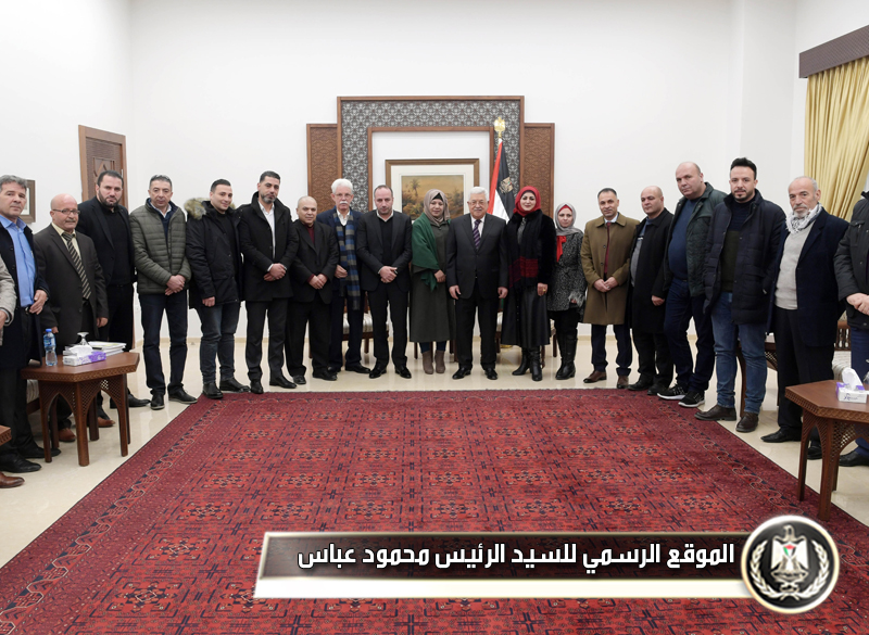 الرئيس عباس يستقبل إقليم حركة فتح وسط الخليل