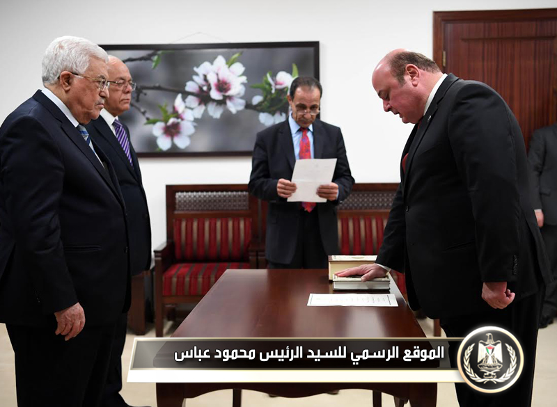 رئيس وأعضـاء مجلس إدارة سلطة النقد 
يؤدون اليمين القانونية أمام السيد 
الرئيس.