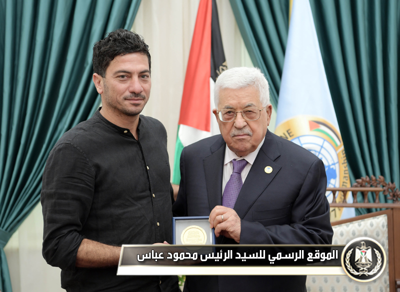 الرئيس عباس يستقبل الشاعر مروان 
مخول