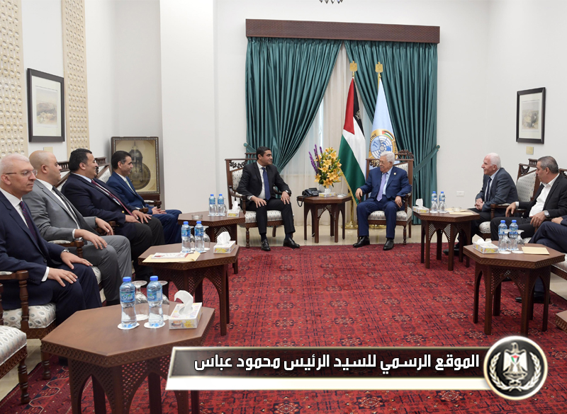 الرئيس عباس يستقبل الوفد الأمني 
المصري
