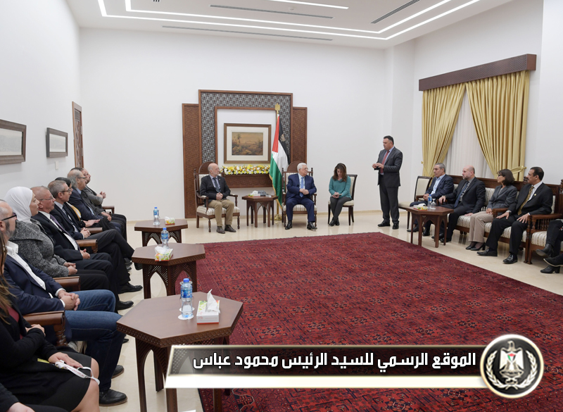الرئيس عباس يستقبل أعضاء 
اللجنةالتنفيذية للاتحاد الدولي 
للصحفيين