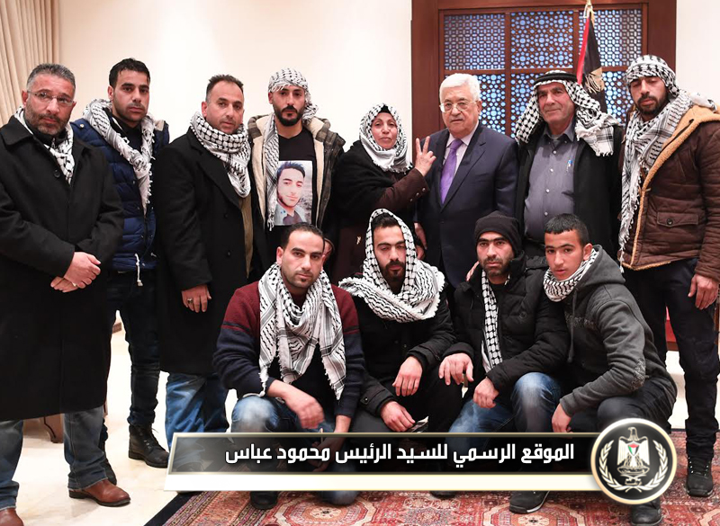 السيد الرئيس يستقبل عائلة الشهيد قصي 
العمور.
