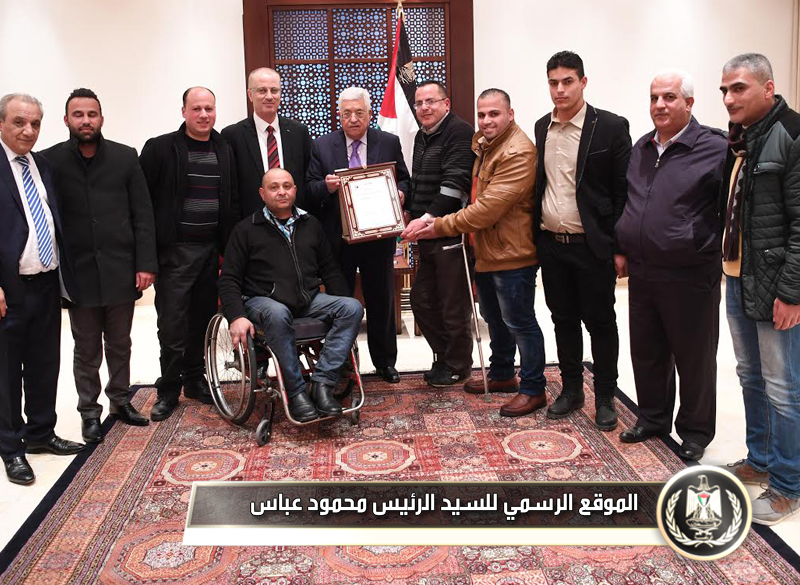 السيد الرئيس يستقبل عدداً من جرحى محافظة 
بيت لحم.