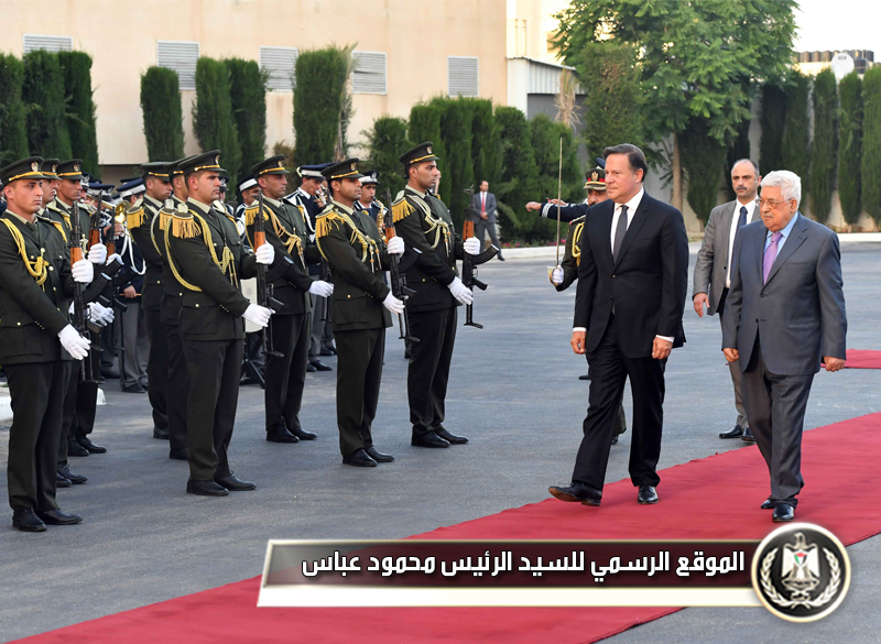 السيد الرئيس يستقبل نظيره 
البنمي