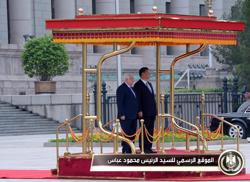 السيد الرئيس أثناء استقباله من 
رئيسجمهورية الصين الشعبية شي جين 
بينغ.