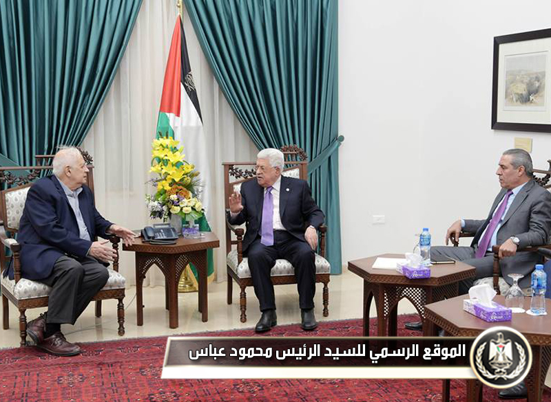 الرئيس عباس يستقبل رئيس لجنة 
الانتخابات المركزية