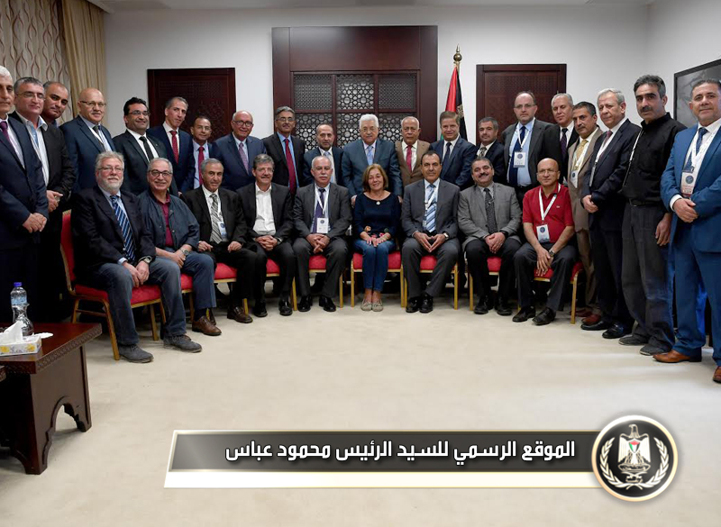 السيد الرئيس يستقبل وفدا من الأطباء 
الفلسطينيين والعرب.