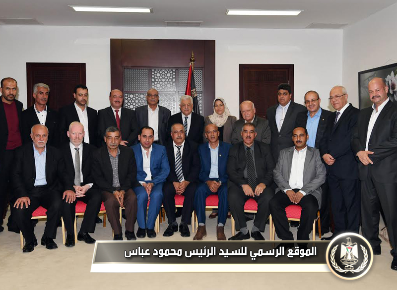 السيد الرئيس لدى استقباله أمناء 
سر أقاليم فتح في المحافظات الجنوبية 
.