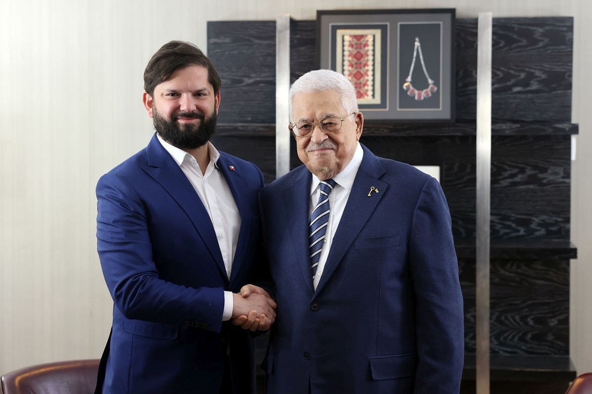 الرئيس يلتقي مع رئيس المنتدى الاقتصادي العالمي