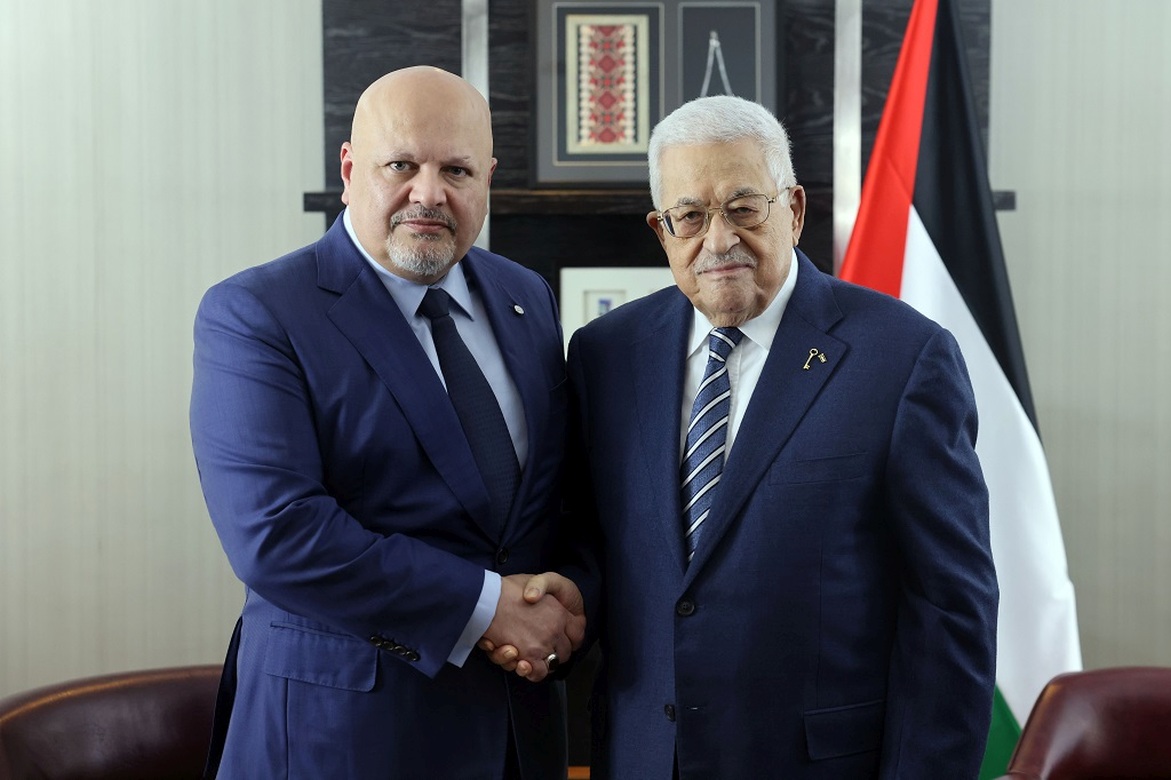 الرئيس يجتمع مع رئيس مجلس القيادة الرئاسي اليمني