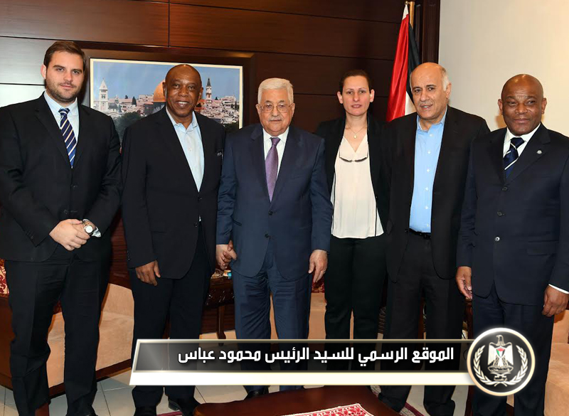 السيد الرئيس يستقبل رئيس لجنة 
الرقابة الخاصة بالفيفا "فلسطين وإسرائيل" السيد طوكيو 
سكسويل.