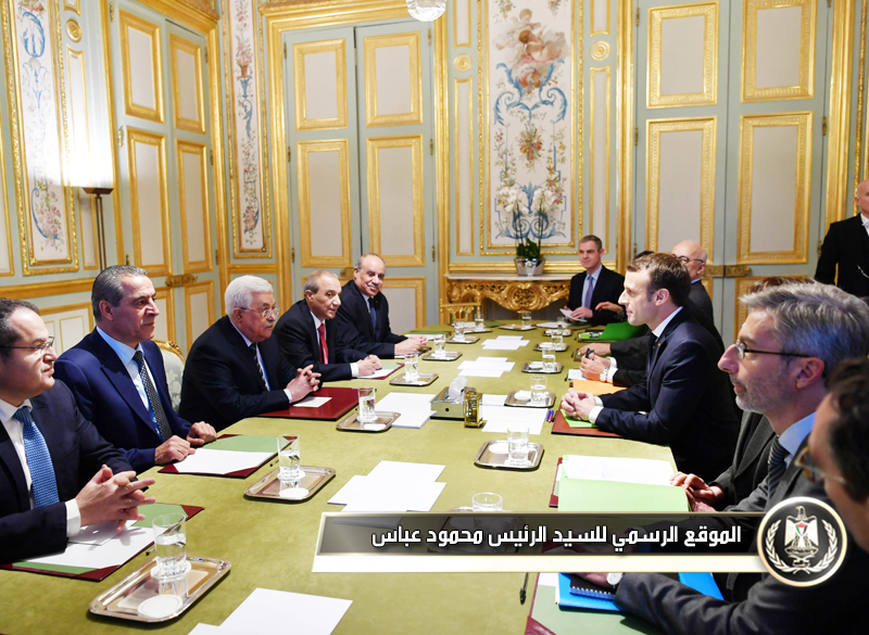 السيد الرئيس يعقد جلسة مباحثات مع نظيره 
الفرنسي