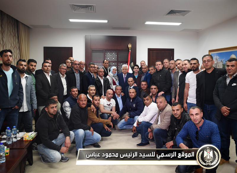 السيد الرئيس يستقبل وفدا من الأسرى 
المحررين