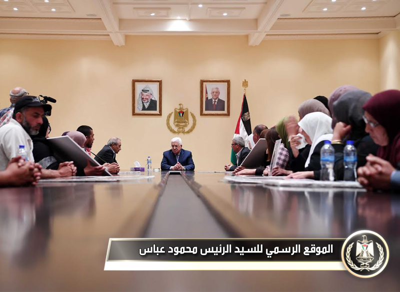 السيد الرئيس يستقبل عددا 
من عائلاتالأسرى المضربين عن 
الطعام