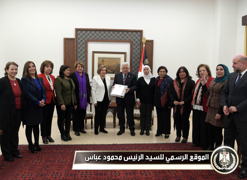 الرئيس عباس يستقبل أعضاء 
الاتحاد العام للمرأة 
الفلسطينية