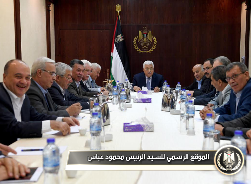 السيد الرئيس أثناء اجتماع اللجنة 
المركزية لحركة فتح