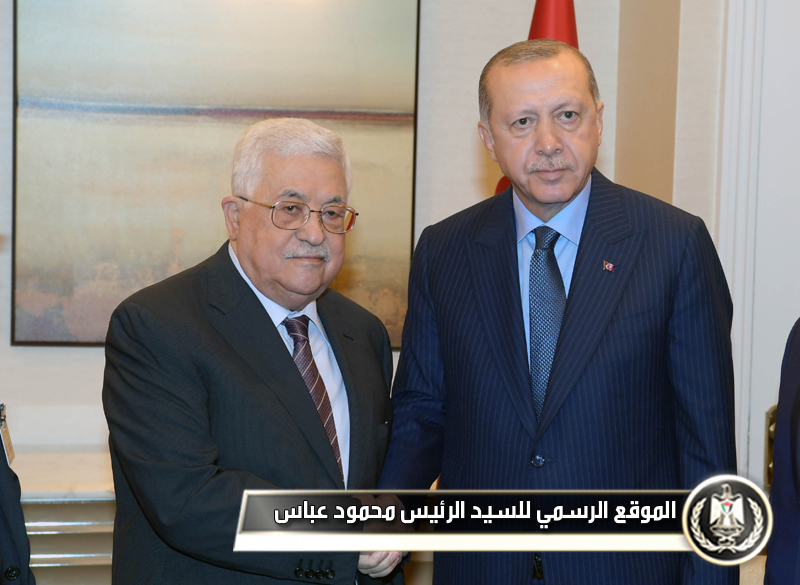 السيد الرئيس يلتقي نظيره 
التركي