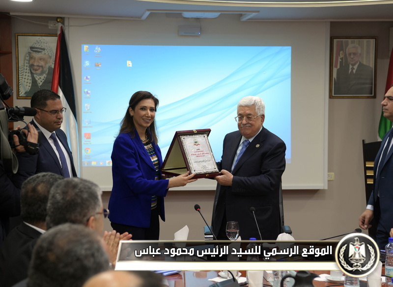 الرئيس 
يتفقد مقر الجهاز المركزي للإحصاء 
الفلسطيني