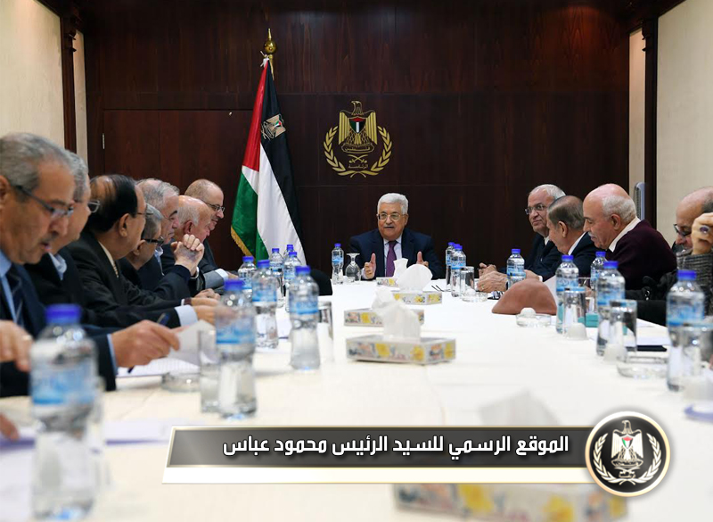  السيد 
الرئيس أثناء اجتماع اللجنة المركزية لحركة فتح .