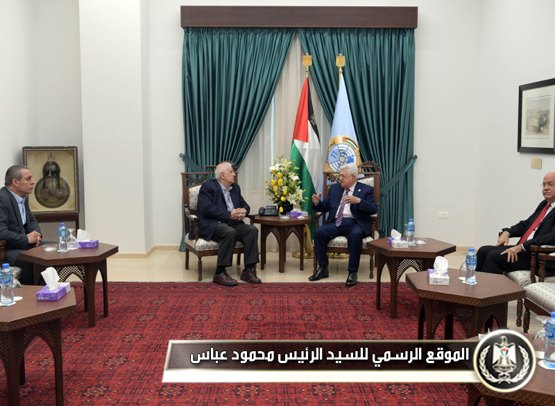 الرئيس يستقبل رئيس لجنة 
الانتخابات 
المركزية