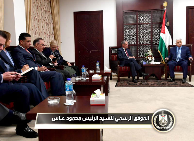 السيد الرئيس يستقبل سفراء 
وقناصلويحملهم رسالة حول كنيسة 
القيامة