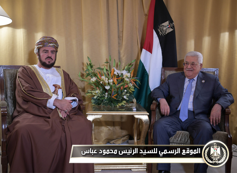 الرئيس عباس يستقبل نائب رئيس الوزراء 
العماني