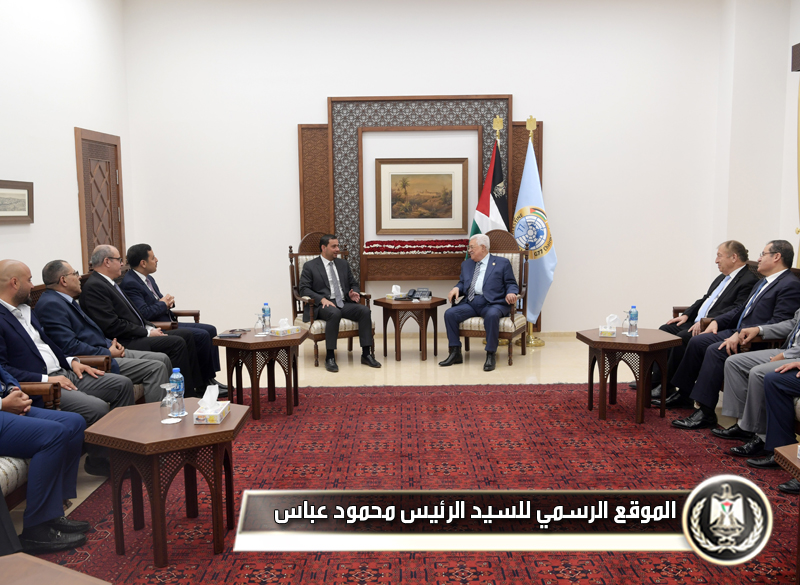 الرئيس عباس يستقبل وزير 
الصناعةوالتجارة والتموين الأردني