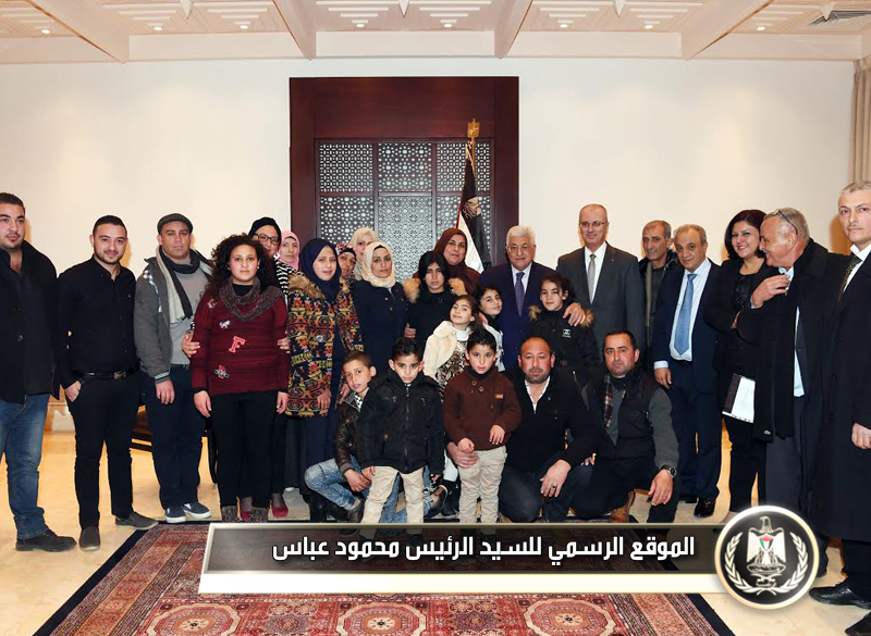 السيد الرئيس يستقبل أطفال ومشرفة 
مدرسة الأمل لمرضى 
السرطان.
