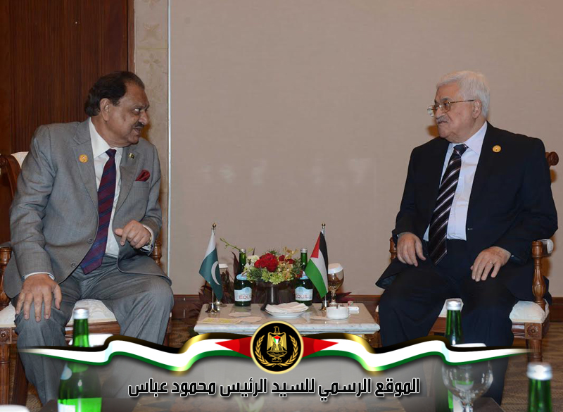 التقى الرئيس محمود عباس، اليوم 
الاثنين، الرئيس الباكستاني ممنون حسين، في العاصمة الاندونيسية جاكرتا، حيث 
مشاركتهما في القمة الاستثنائية الخامسة للمؤتمر الإسلامي.