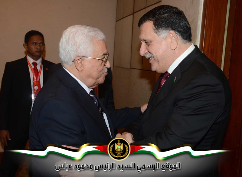 استقبل الرئيس محمود عباس، اليوم 
الاثنين، رئيس وزراء ليبيا فريز السراج، في العاصمة الاندونيسية جاكرتا، على هامش 
انعقاد القمة الاستثنائية الخامسة للمؤتمر الإسلامي.